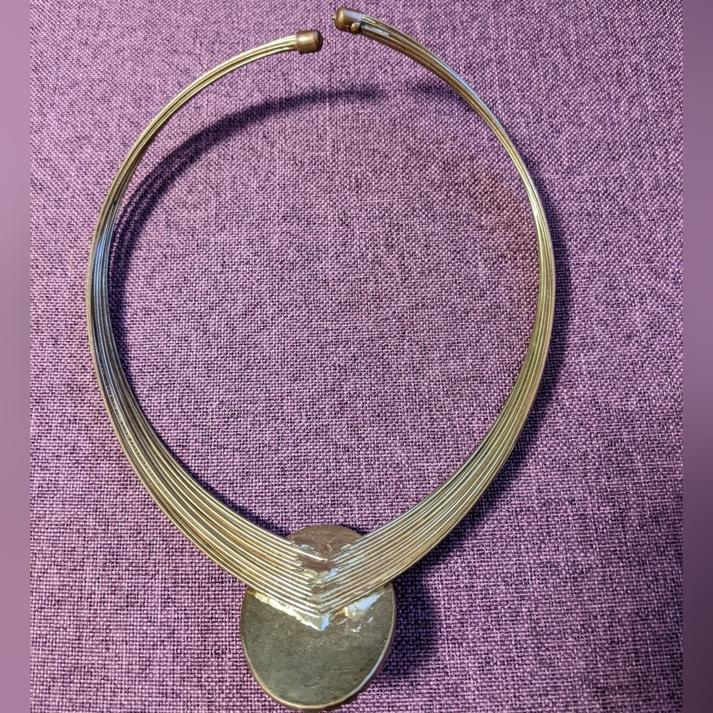 Black Faux Stone Necklace - Picture 2 of 7